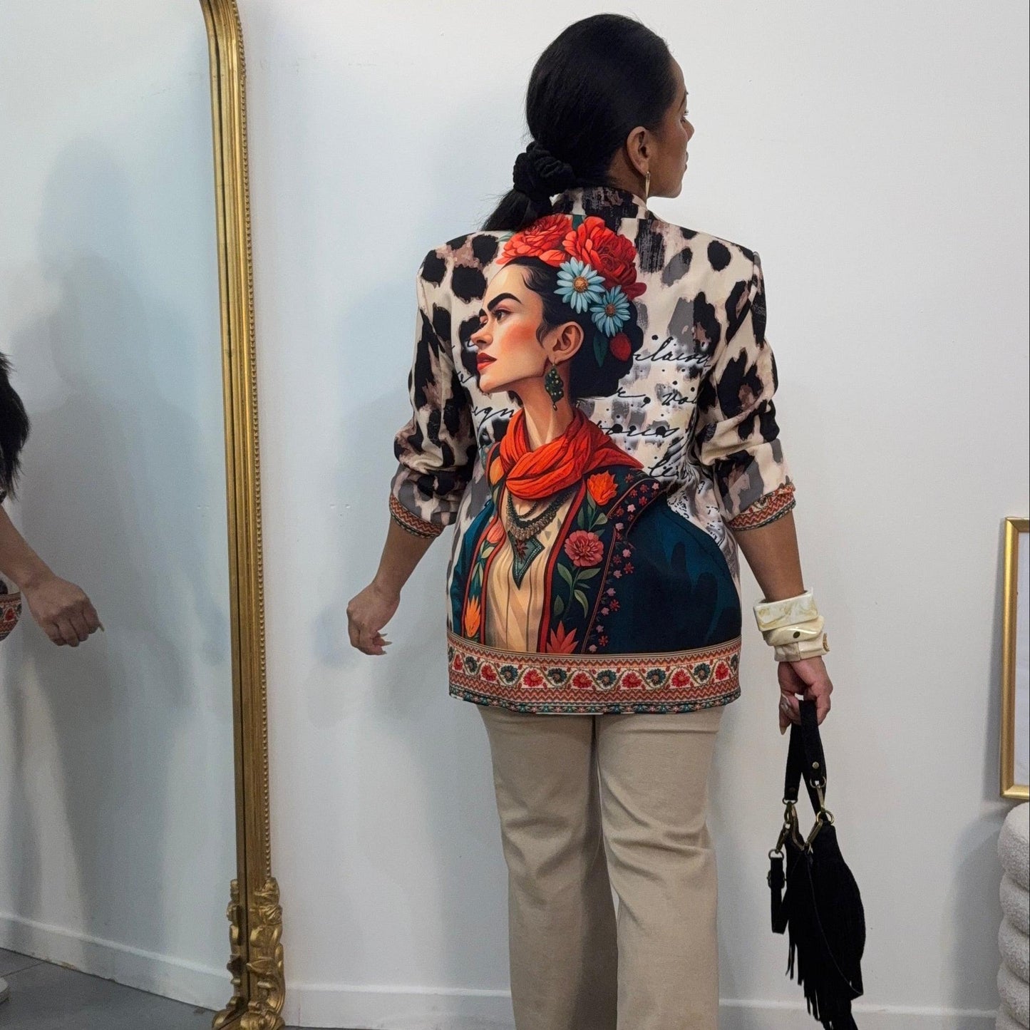 Veste Frida – Caractère artistique & allure affirmée