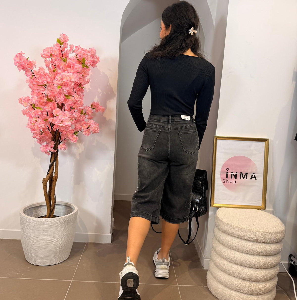 Bermuda Maélisse - Élégance moderne et coupe tendance