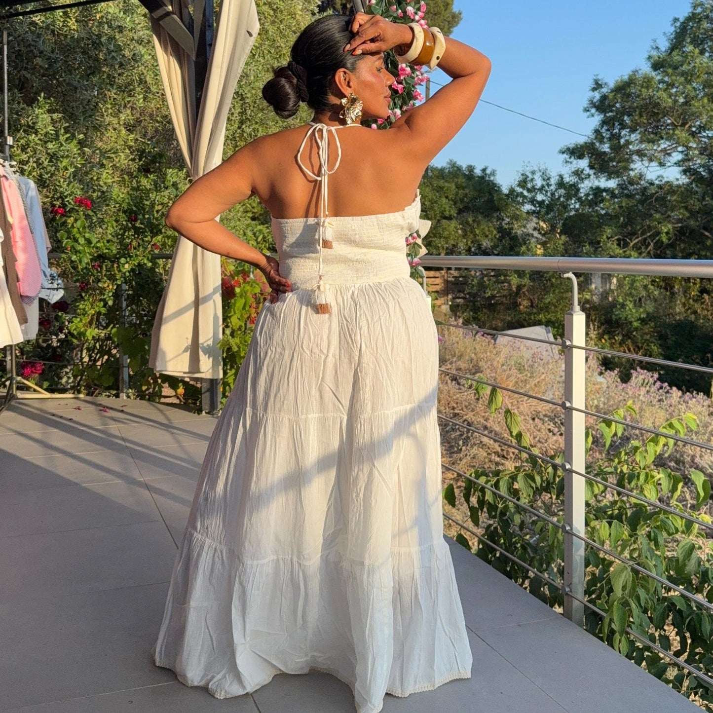 Robe Flora - avec pompons brodés décoratifs.