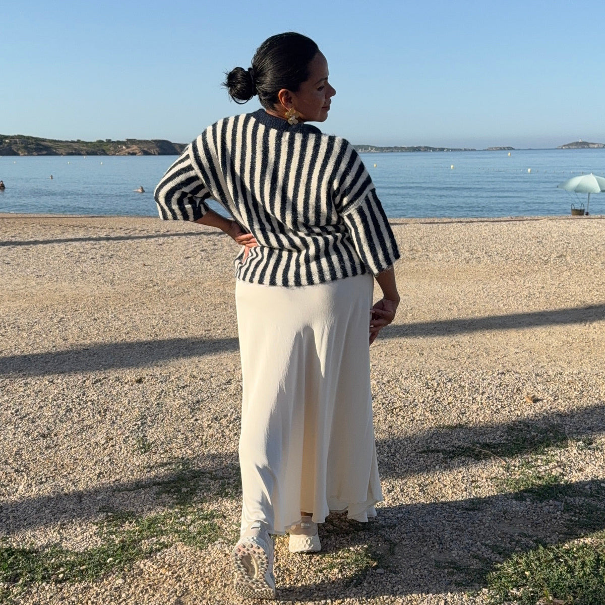Pull Malibu - Maille Rayée et Broderie Colorée