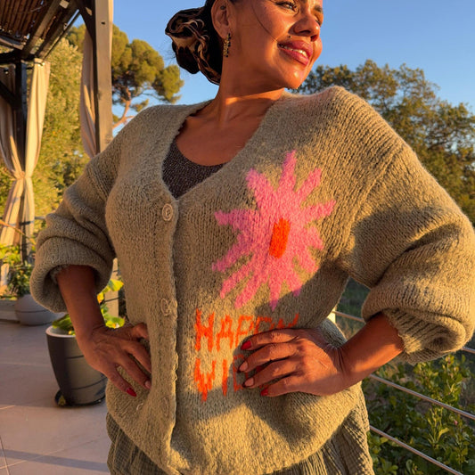 Gilet Happy Vibes – Style cocooning et énergie positive