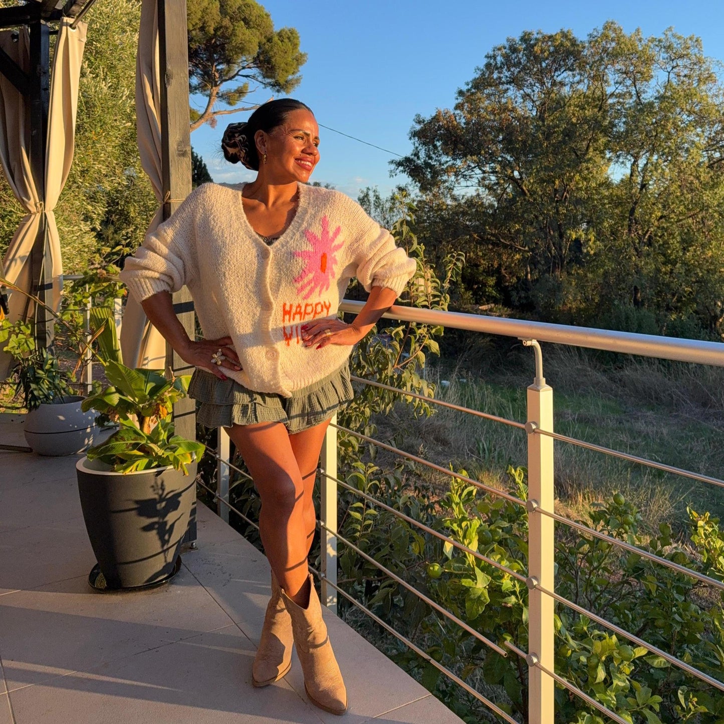 Gilet Happy Vibes – Style cocooning et énergie positive