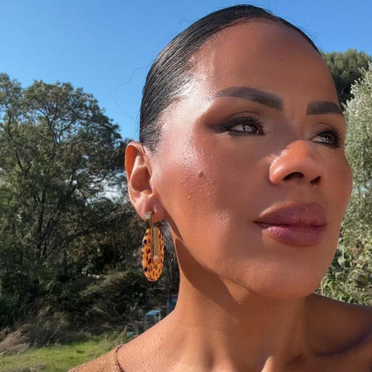 Boucles d’oreilles Guépard – L’audace au féminin