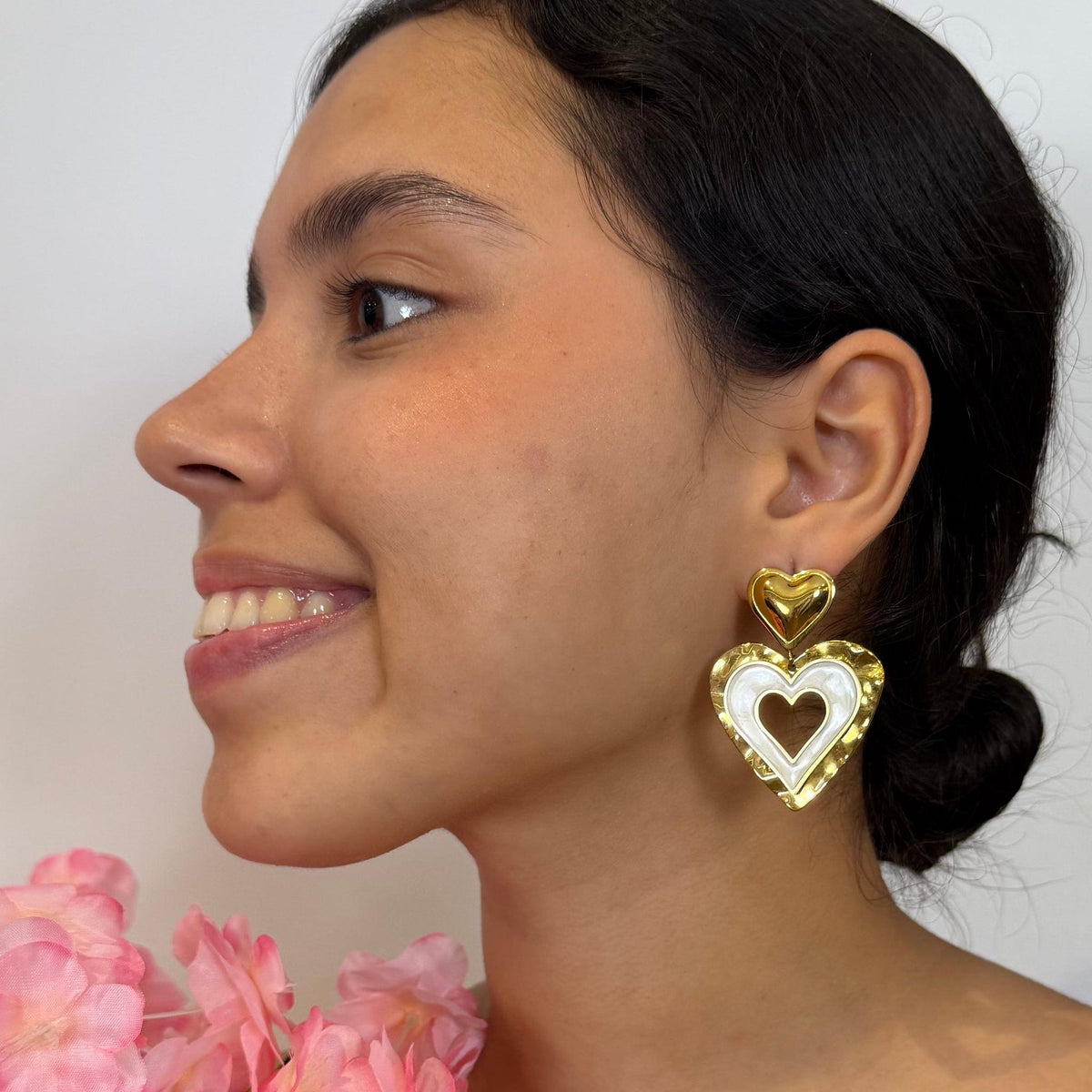 Boucles d’oreilles Orélia – Cœurs Dorés et Élégance Romantique