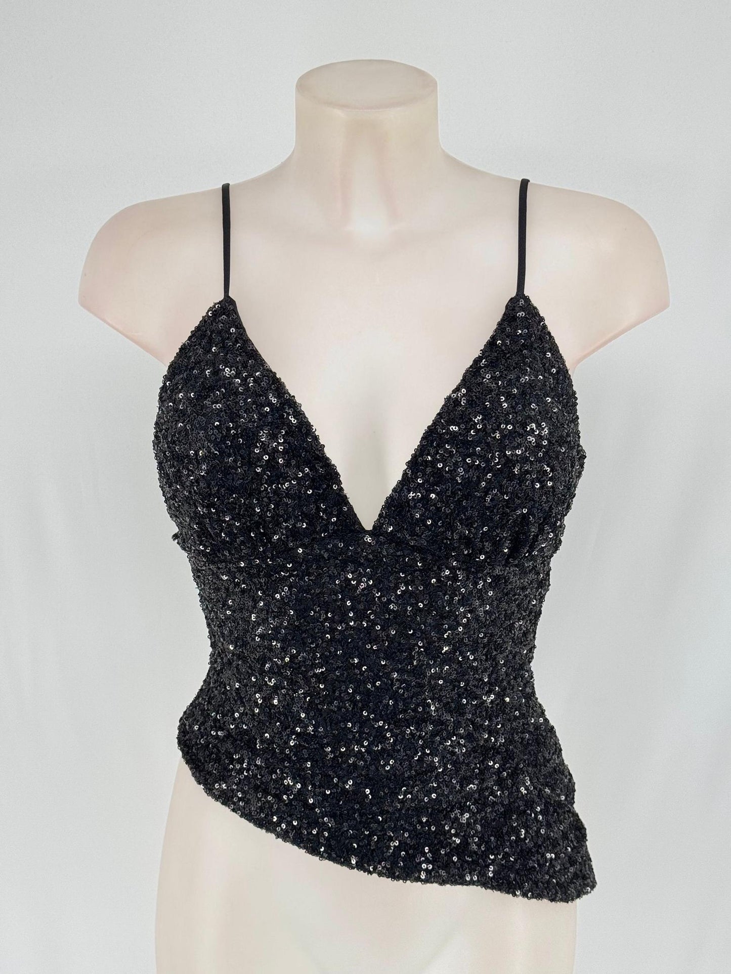 Top Stella – Glamour, éclat & silhouette asymétrique