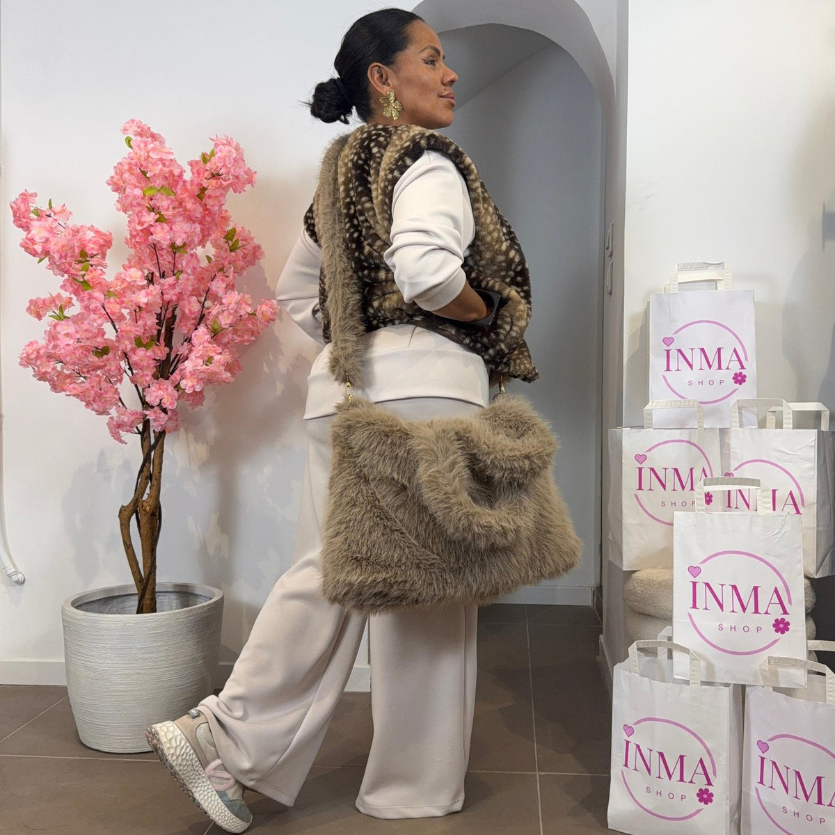 Sac Talina – Douceur Fourrure et Volume Généreux