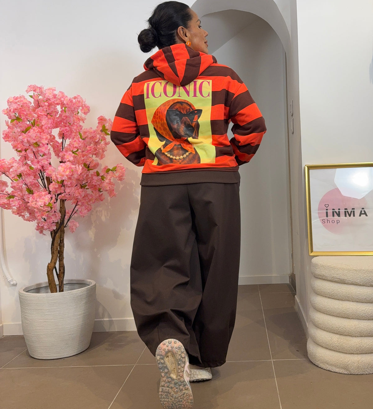 Sweat Iconic - Rayures Colorées et Esprit Décontracté