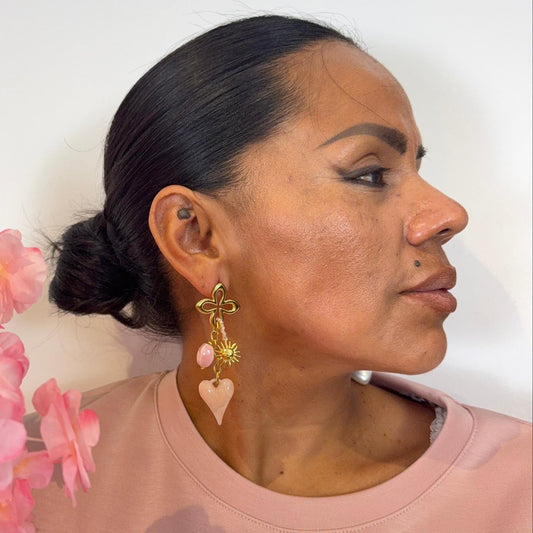Boucles d’oreilles Isaline – Élégance Florale et Raffinement Doré