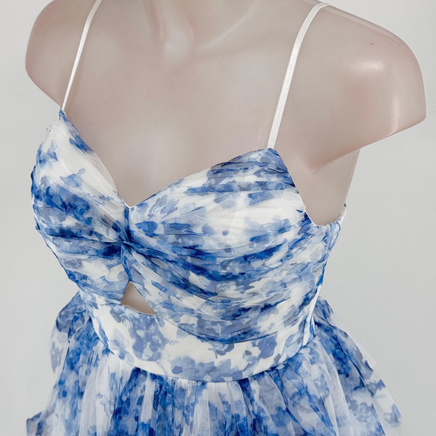 Robe Céleste – Cascade Florale