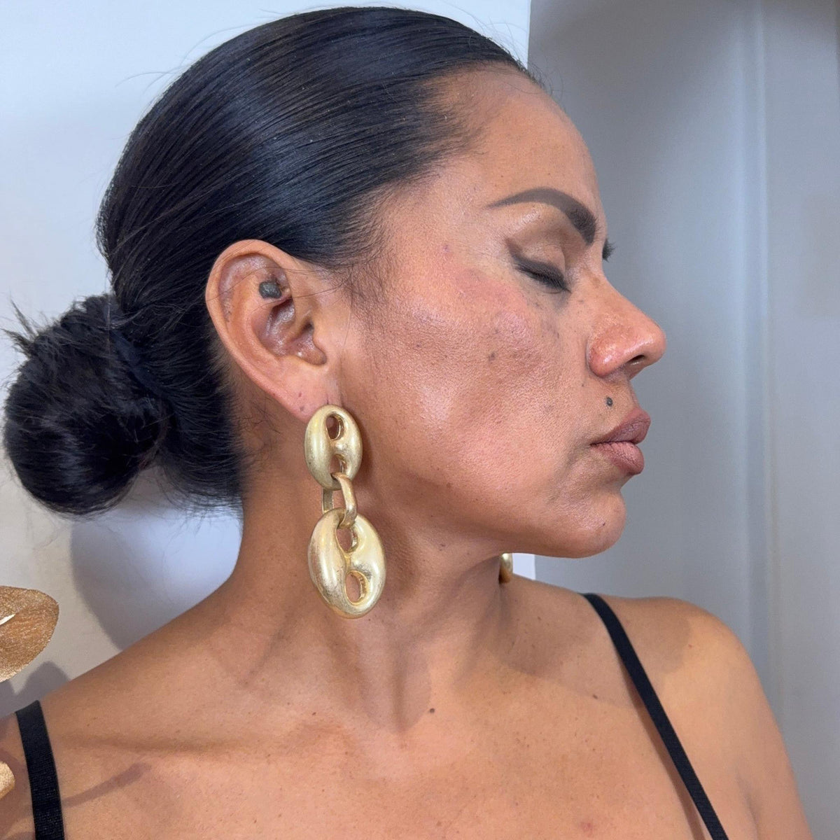 Boucles d’oreilles Elviana - Maillons Dorés et Élégance Moderne