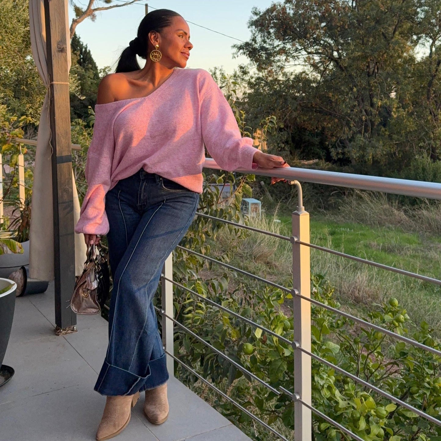 Pull Liora – Dos Noué & Élégance Décontractée