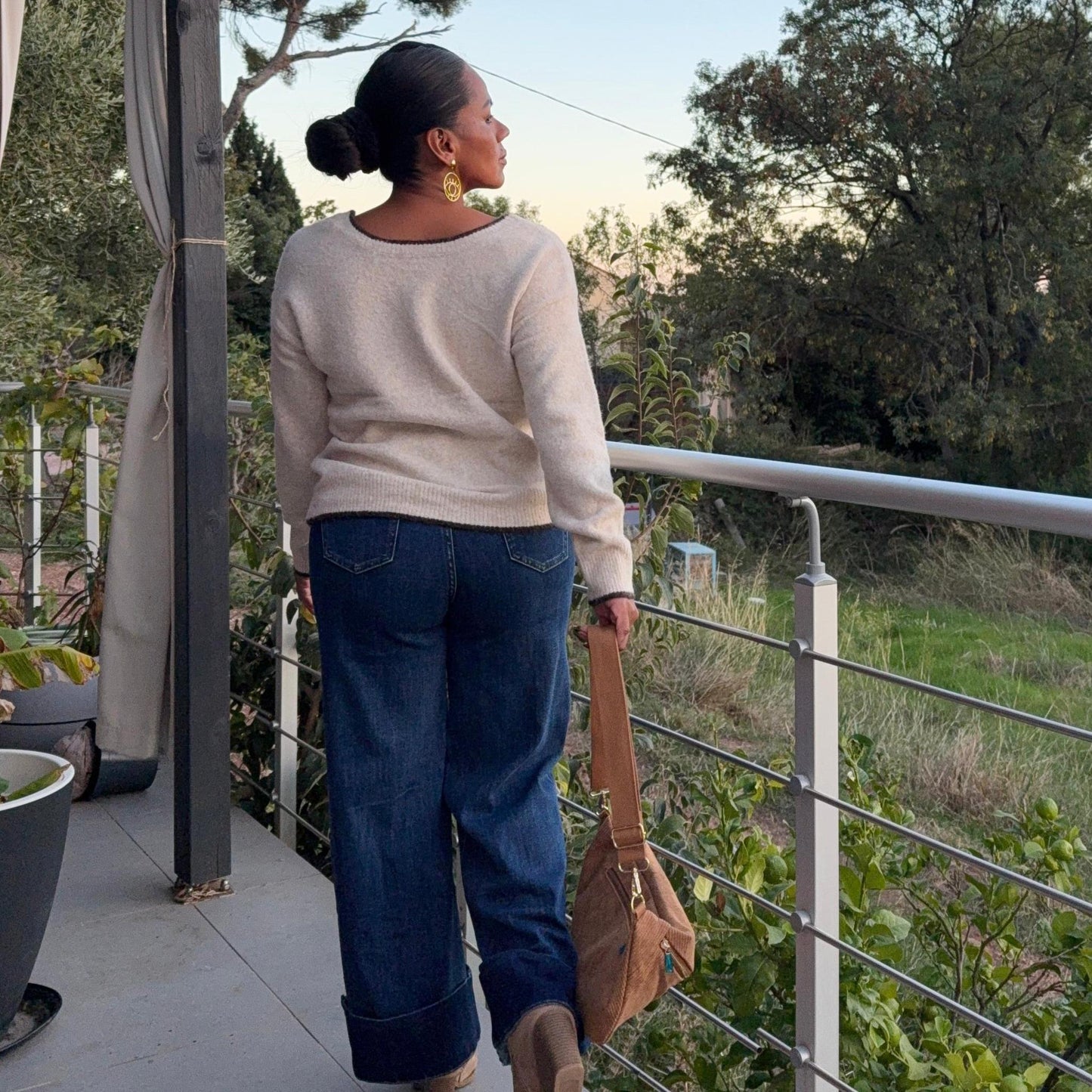 Pull Aluna – Nœuds Velours & Dos Sublimé