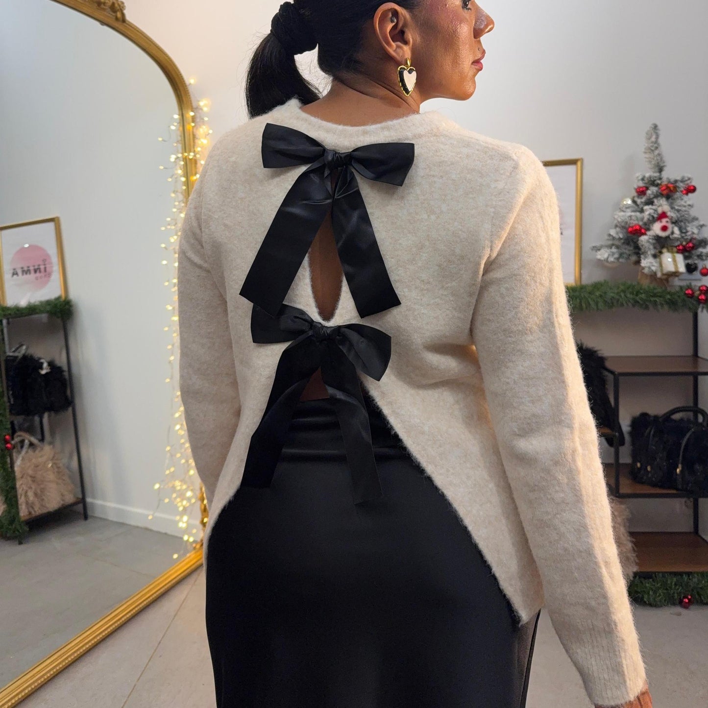 Pull Dos Noué – Maille Douce &amp; Détail Satin