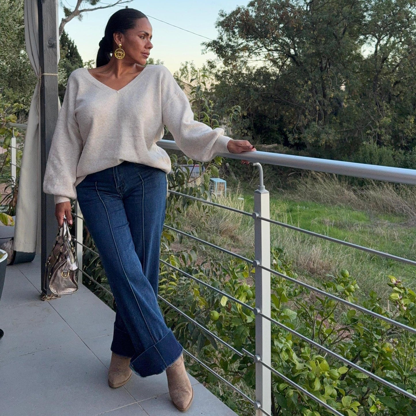 Pull Liora – Dos Noué & Élégance Décontractée