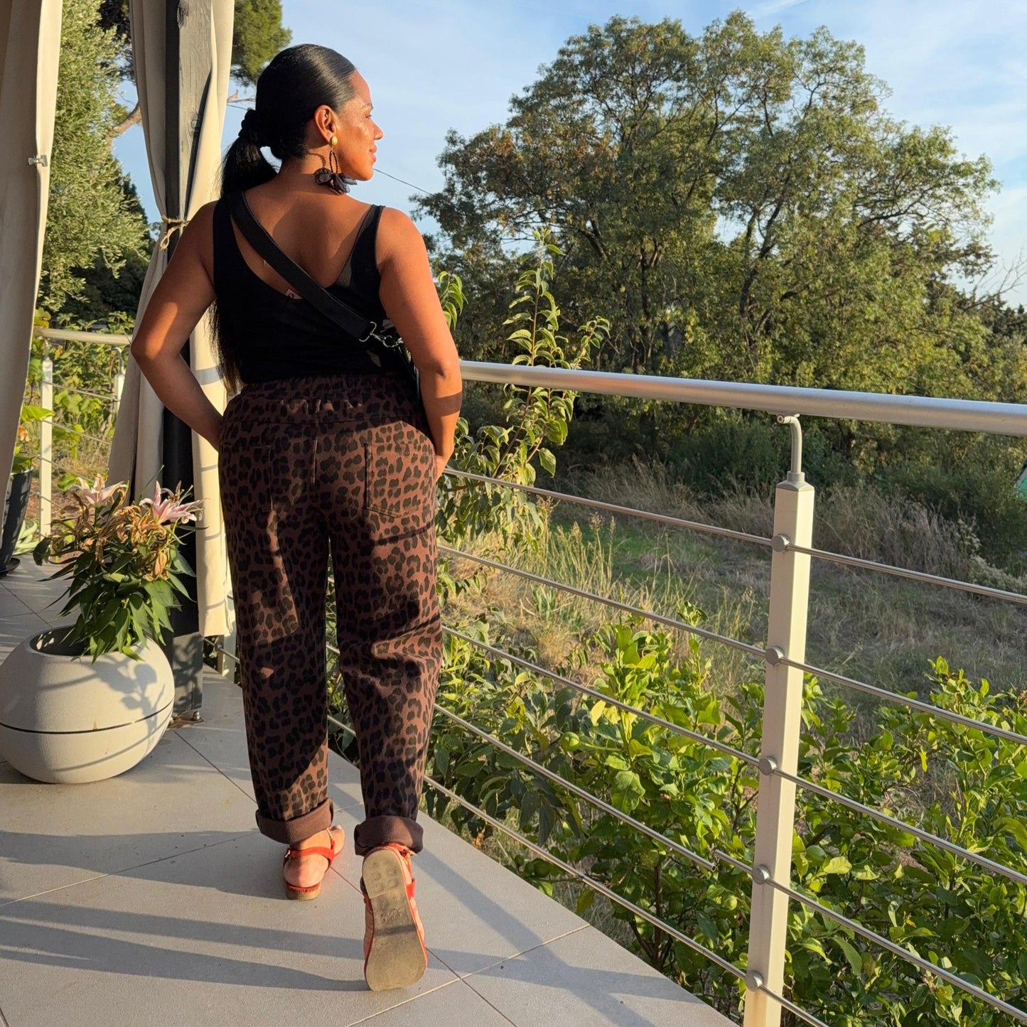 Pantalon Jaguar – L’élégance sauvage et confortable