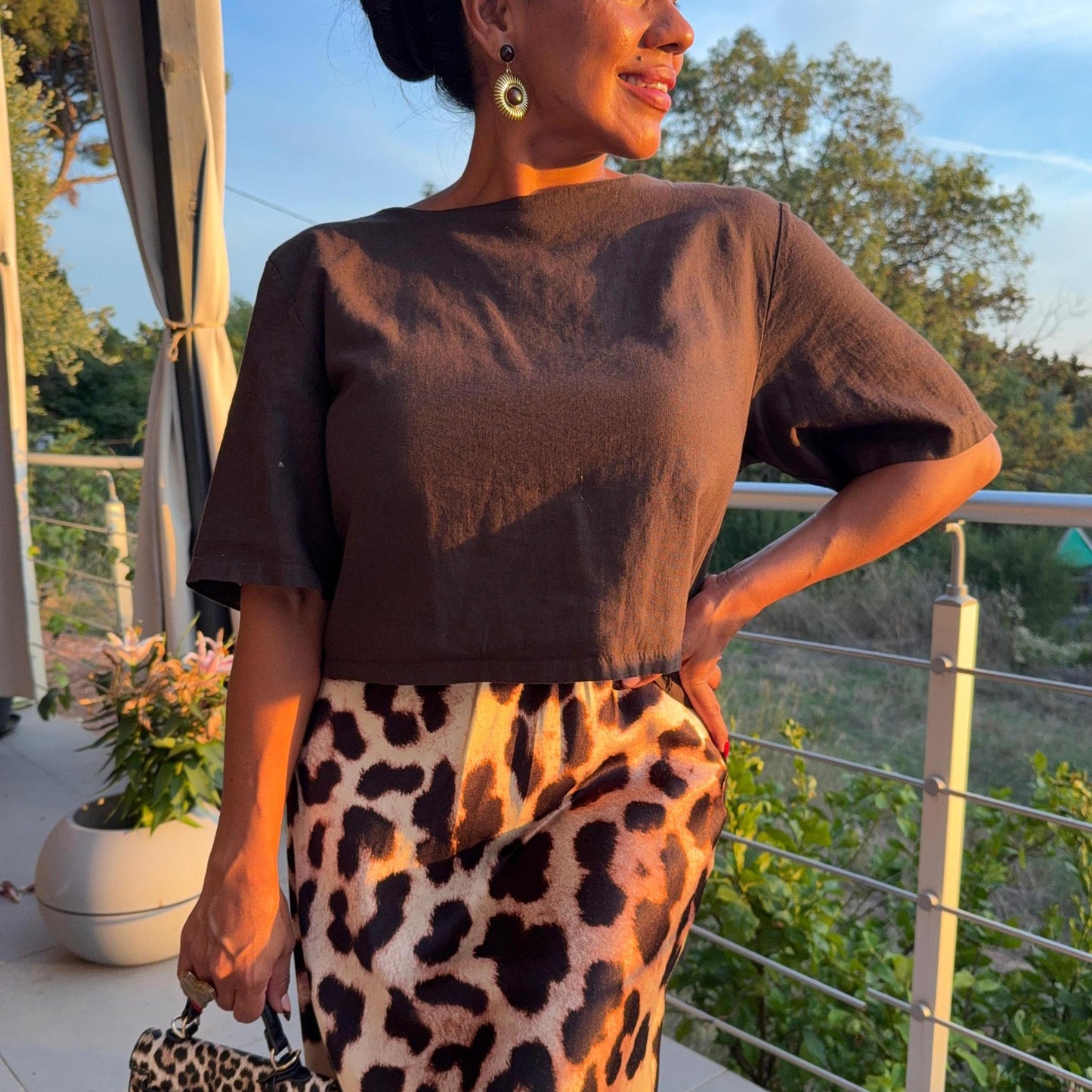 Blouse Choco – Élégance chocolat au dos noué