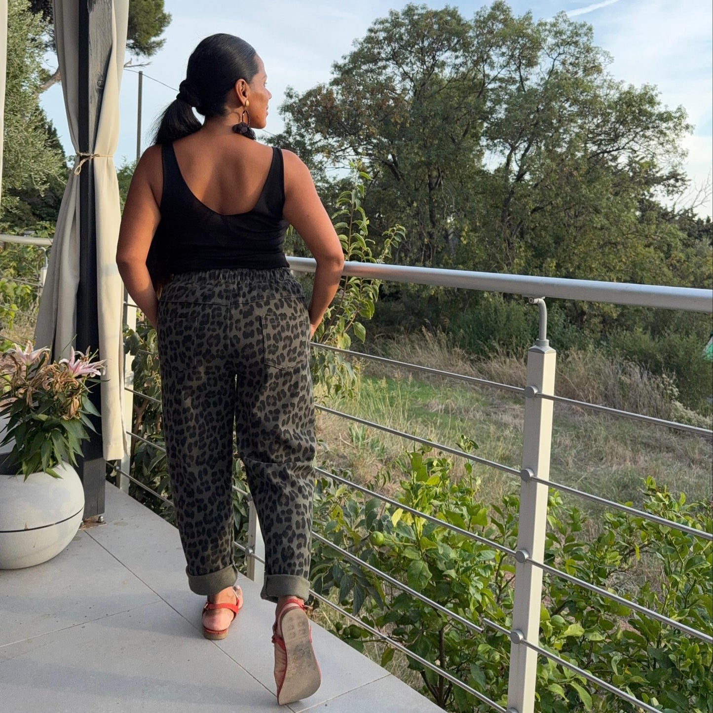 Pantalon Jaguar – L’élégance sauvage et confortable