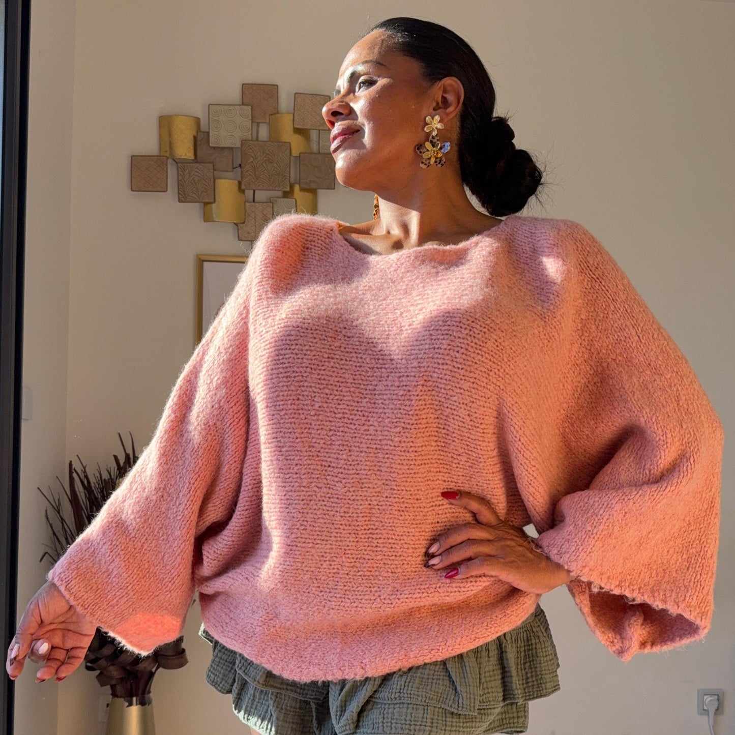 Pull Noeud – Charme noué et éclat vitaminé
