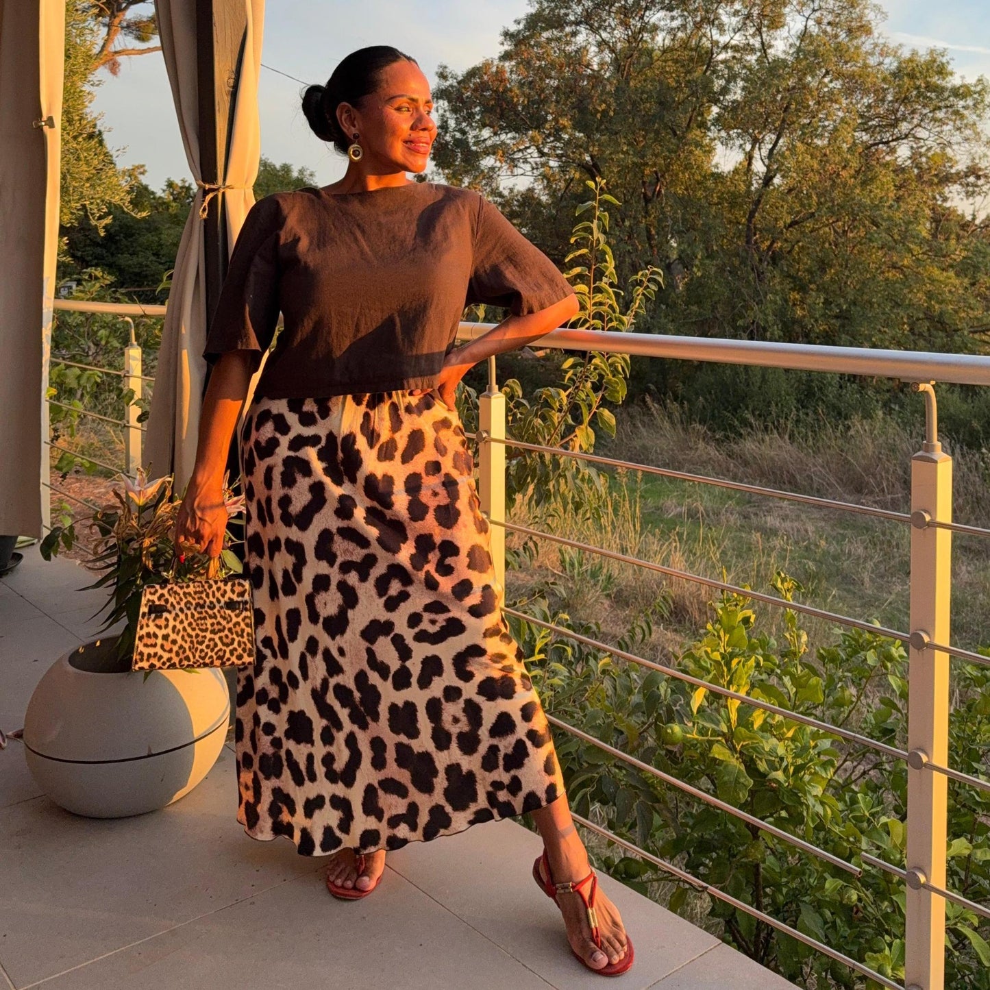 Blouse Choco – Élégance chocolat au dos noué