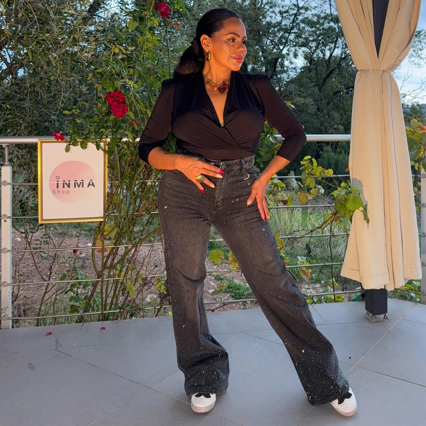 Jean Amina – éclat et allure sculptante