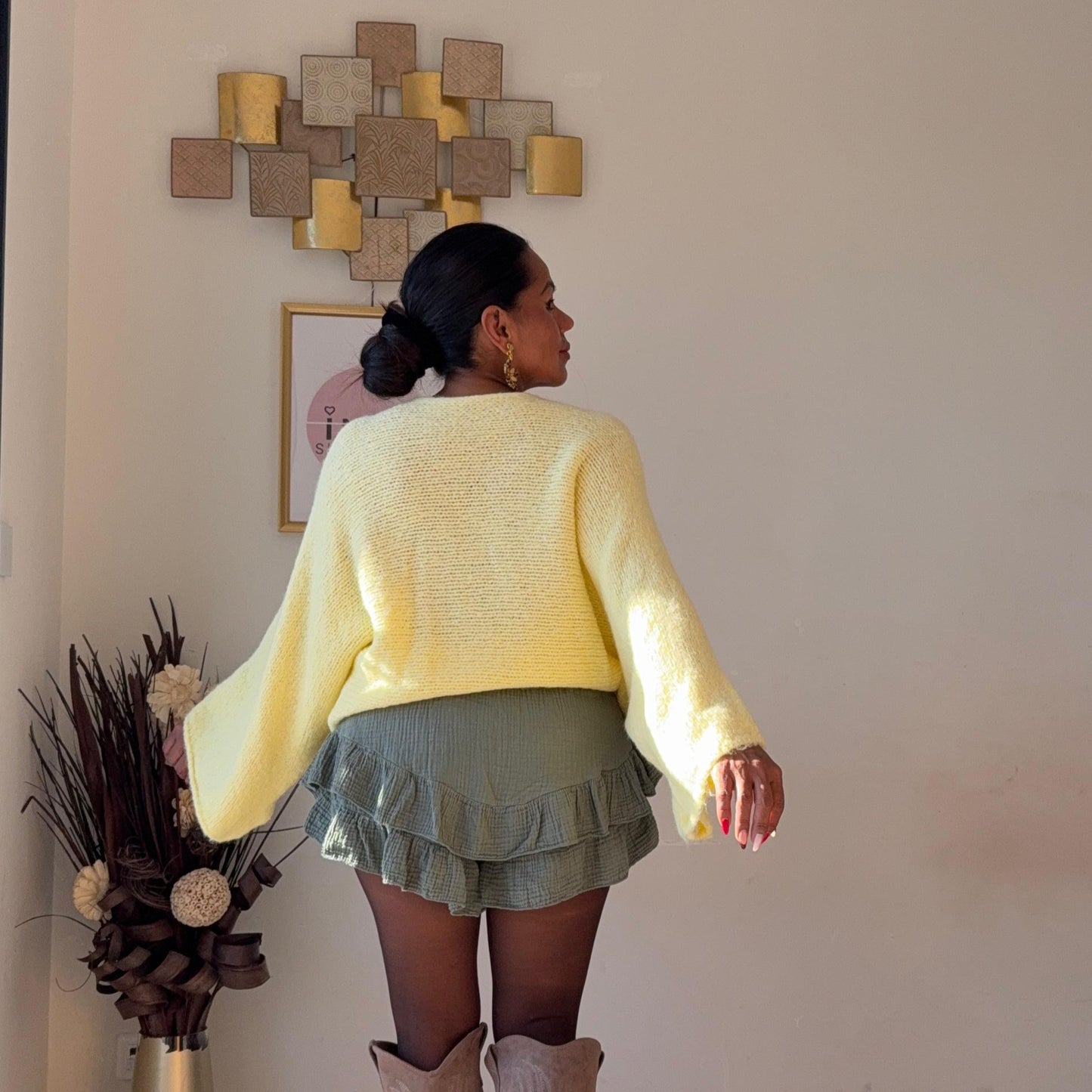 Pull Noeud – Charme noué et éclat vitaminé