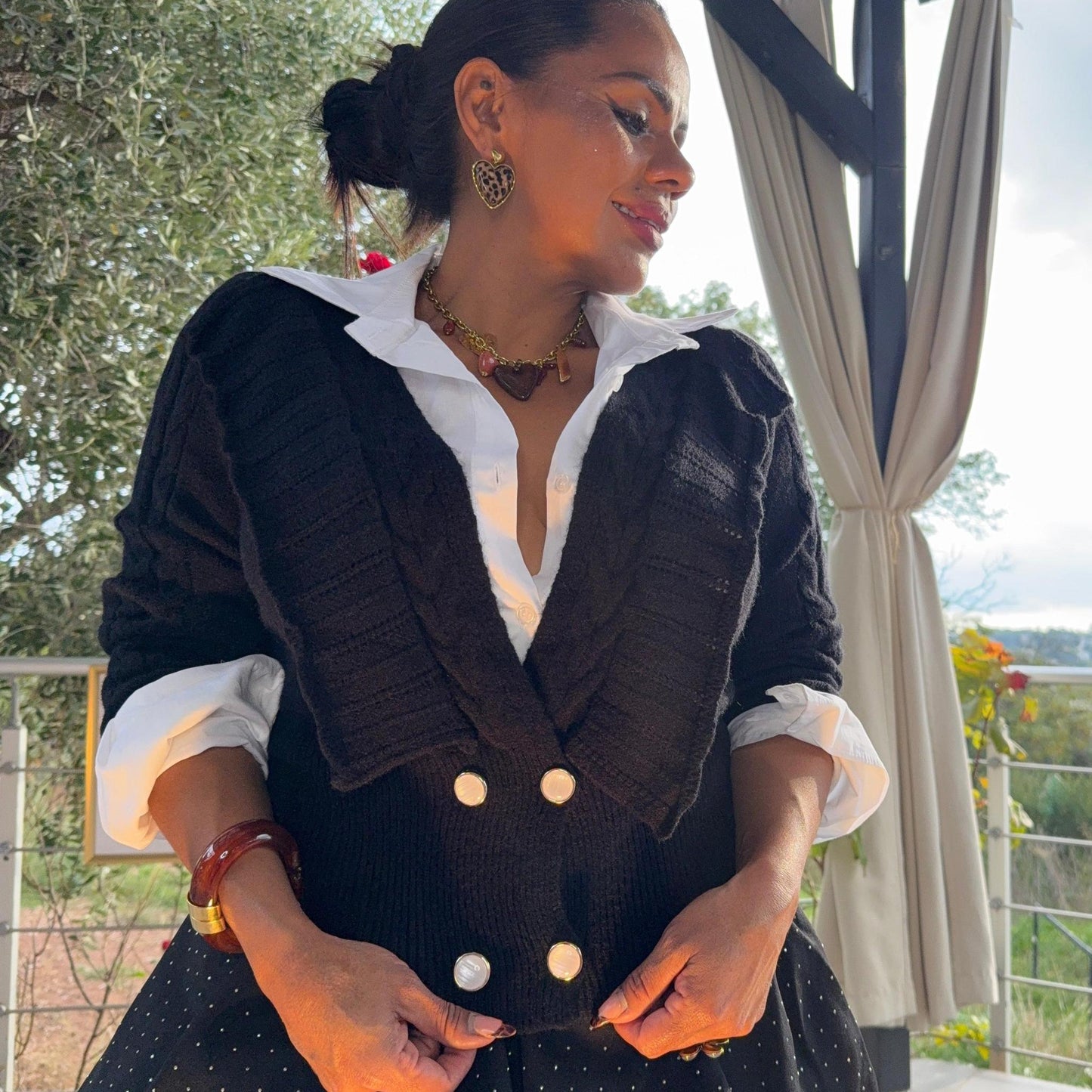 Gilet Noelia – maille chic et boutons nacrés