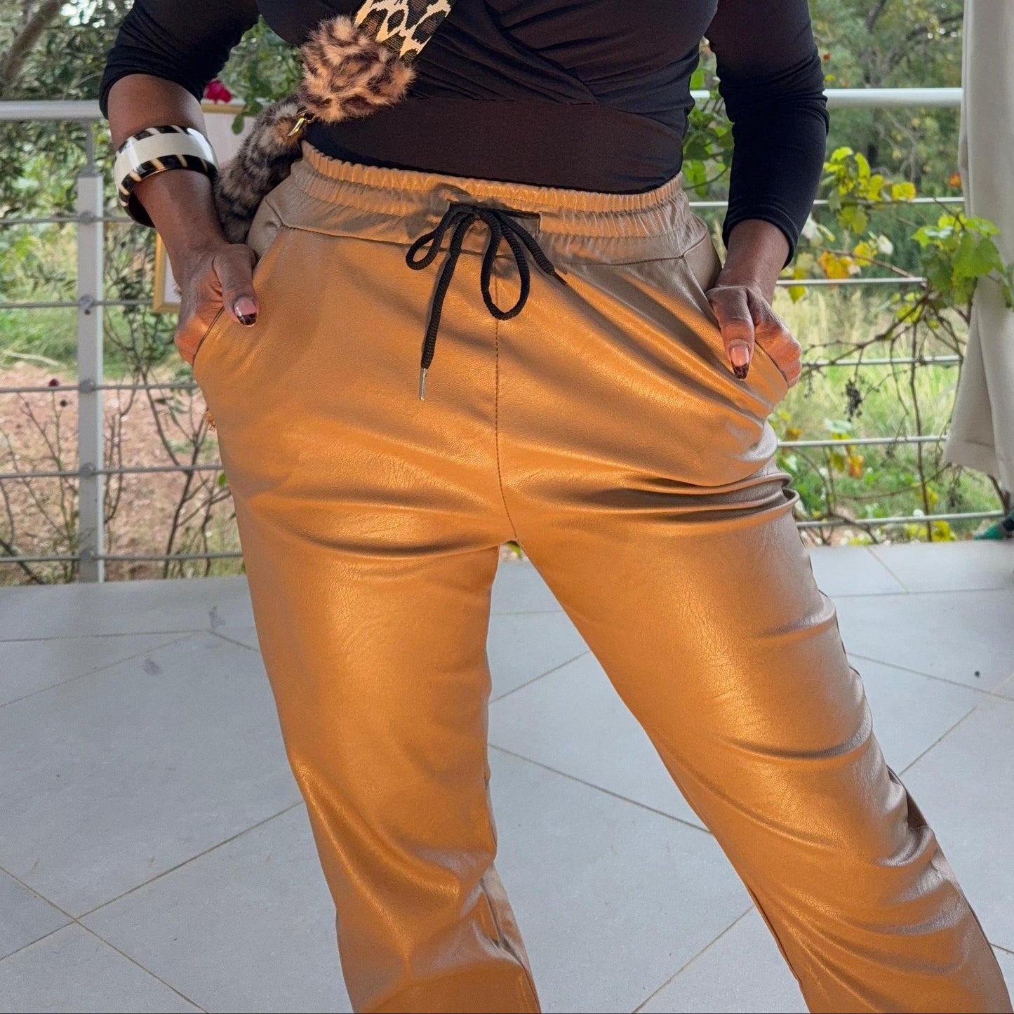 Pantalon Maya – effet cuir, confort absolu