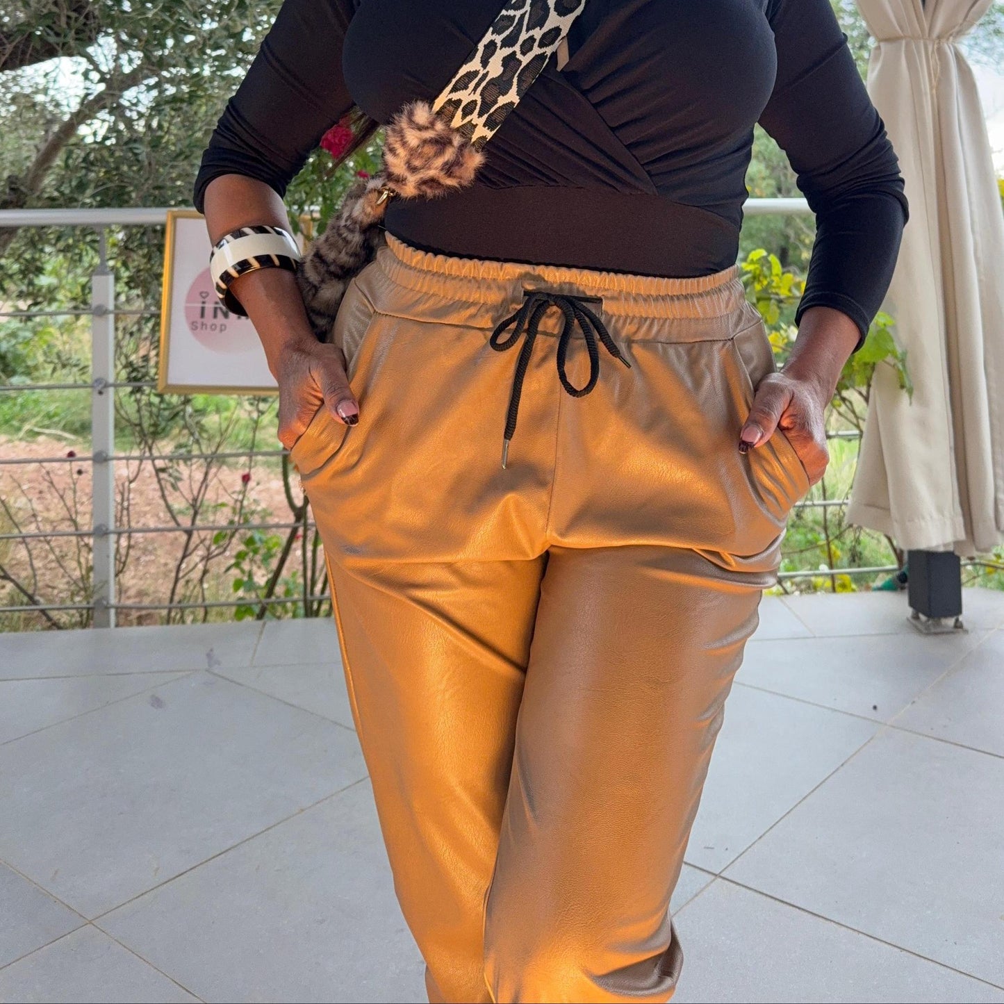 Pantalon Maya – effet cuir, confort absolu