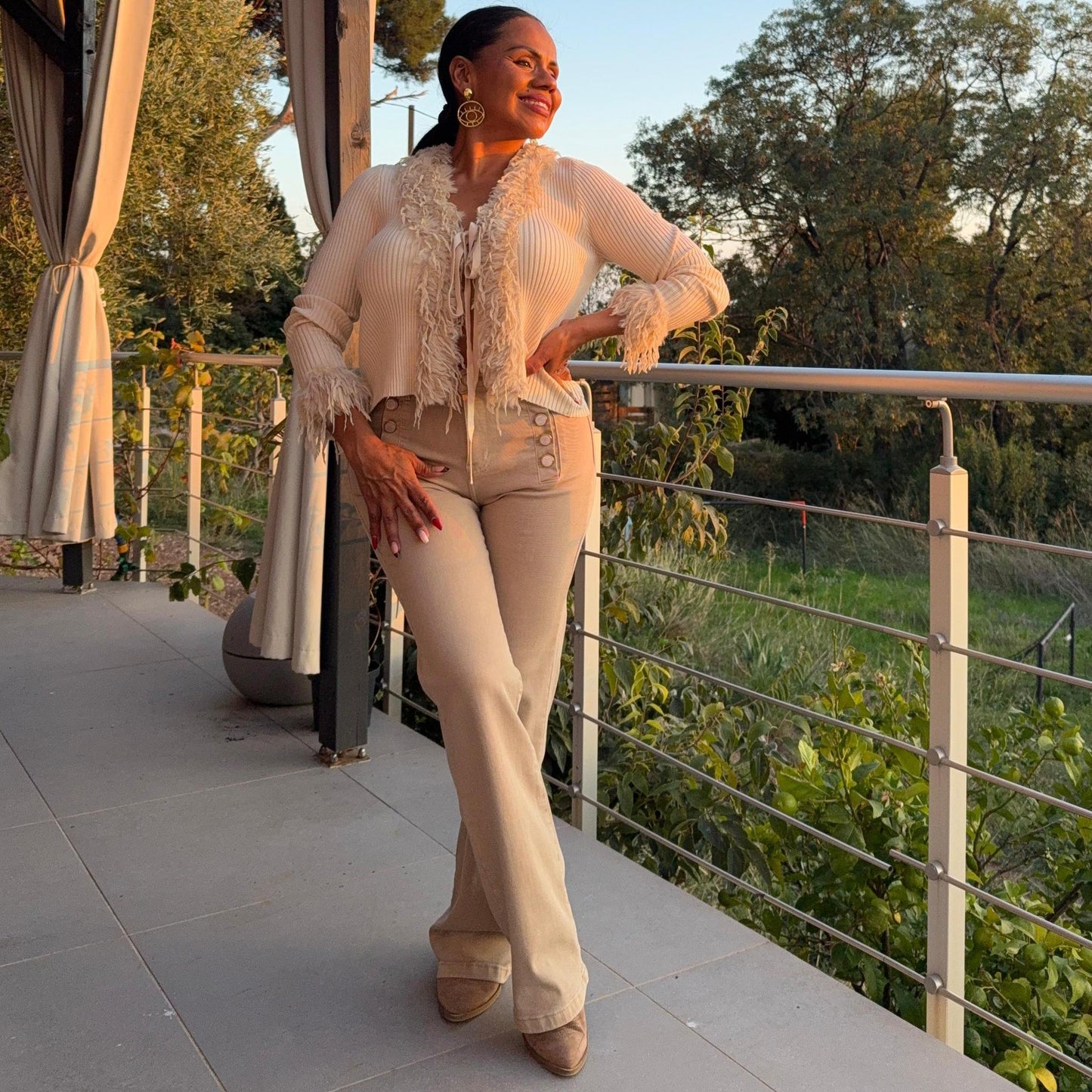 Gilet Élia – charme et caractère