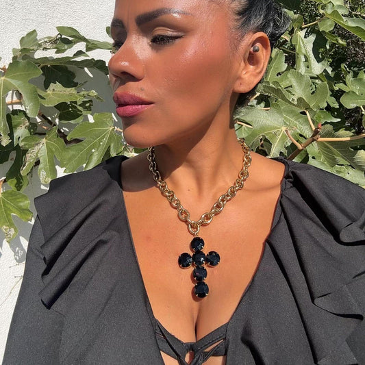 Collier Cruz Noire – Élégance affirmée
