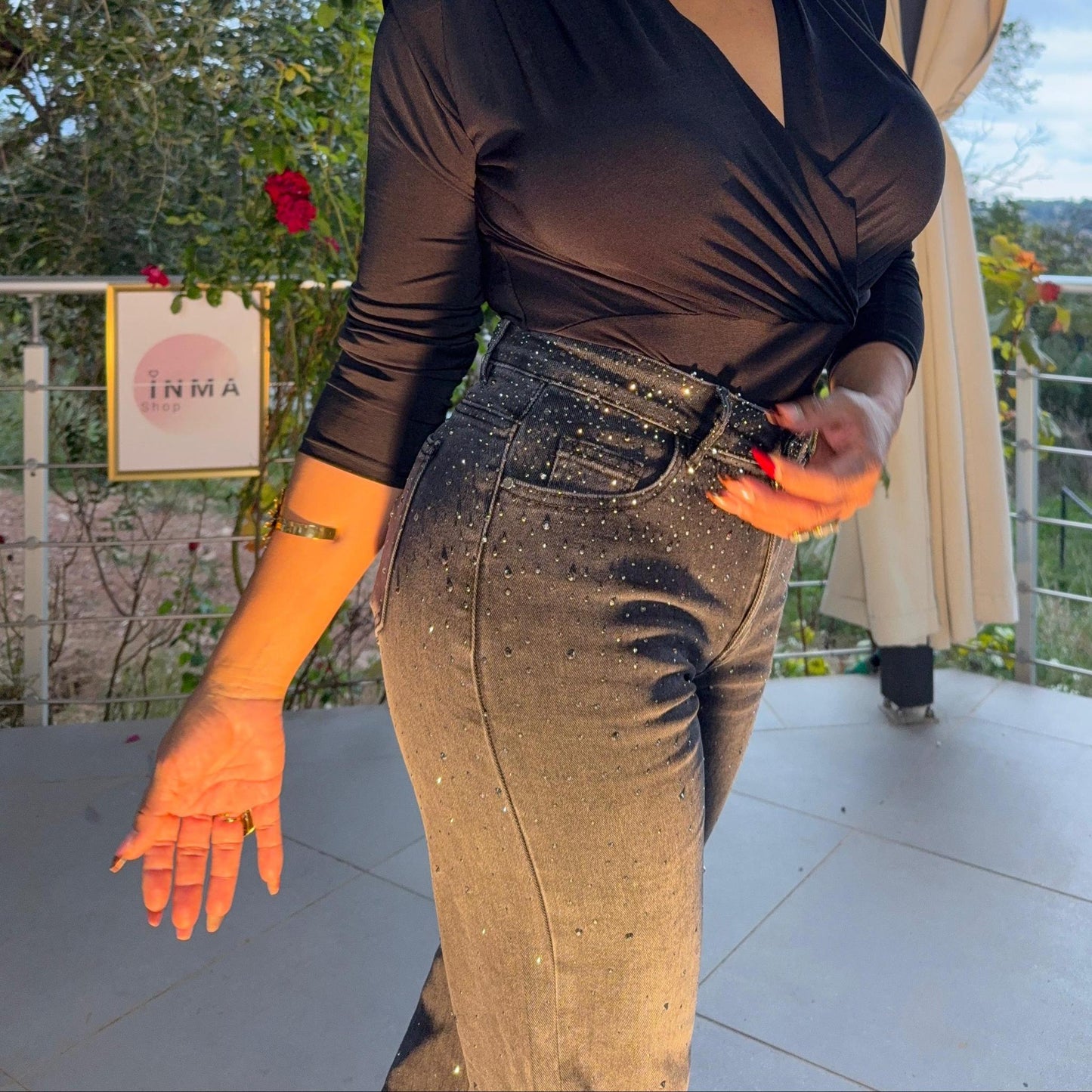 Jean Amina – éclat et allure sculptante